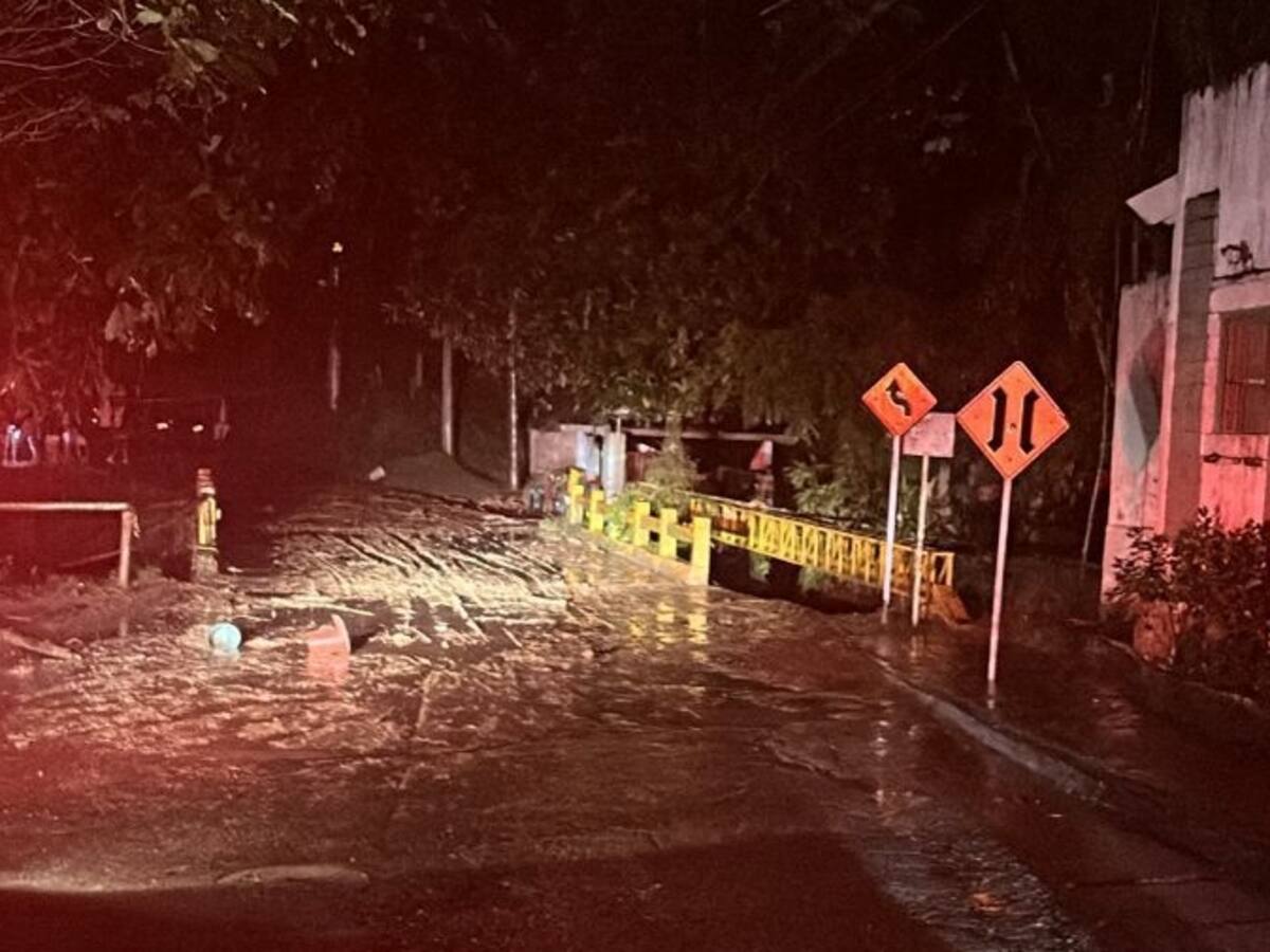 Alerta en Silvania por lluvias: creciente de quebrada deja una persona muerta y tres desaparecidas