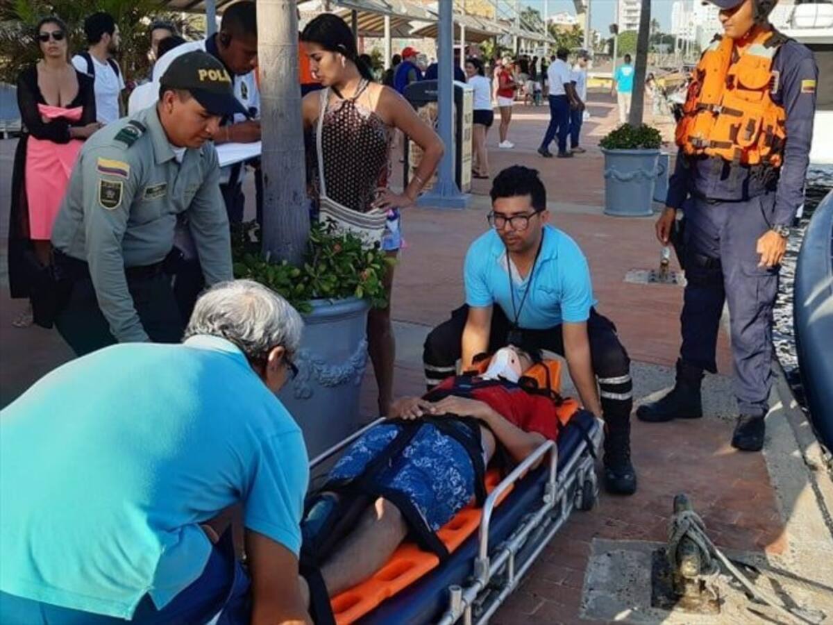 Menor de edad resulta lesionado en choque de una motonave y una lancha en Playa Blanca