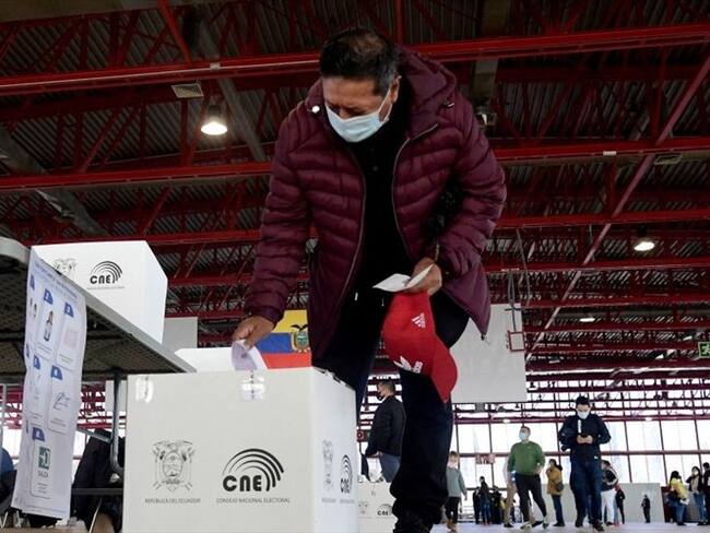 Elección de presidente y vicepresidente avanza en Ecuador