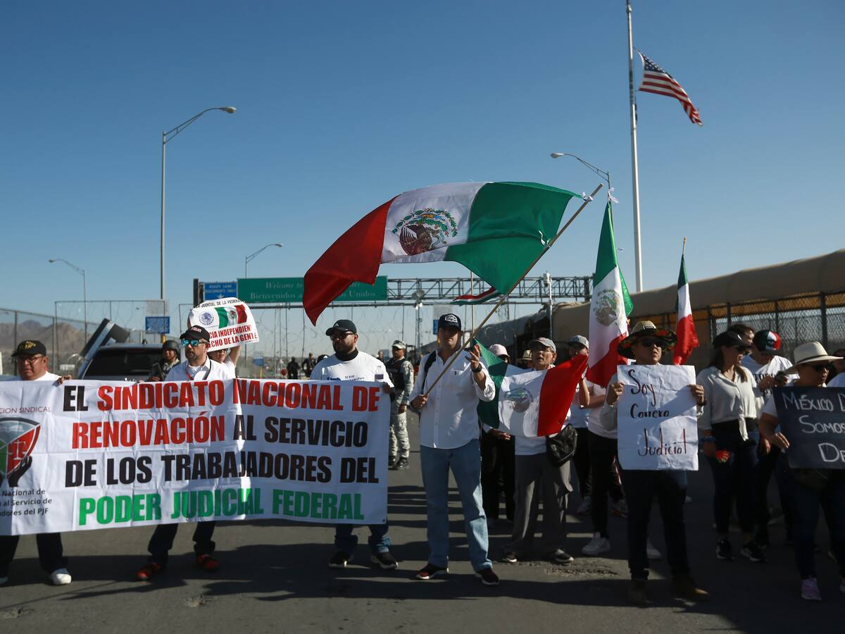 Manifestantes cerraron puente fronterizo México-EE.UU. en protesta contra reforma judicial
