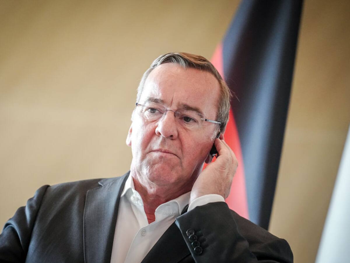 Ingreso de Ucrania a OTAN se debe hacer al término de la guerra, según MinDefensa alemán