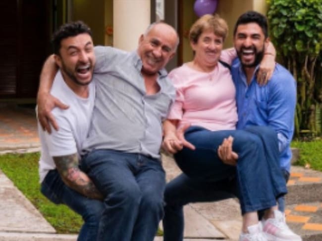 ‘Los Montañeros’ le regalaron una casa a sus papás. Foto: Instagram: @alejandrogiraldov