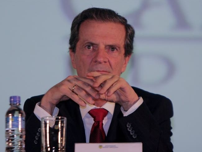 El ex ministro del interior, Fernando Londoño, hizo duras críticas al manejo del presidente Iván Duque del paro nacional. Foto: Colprensa