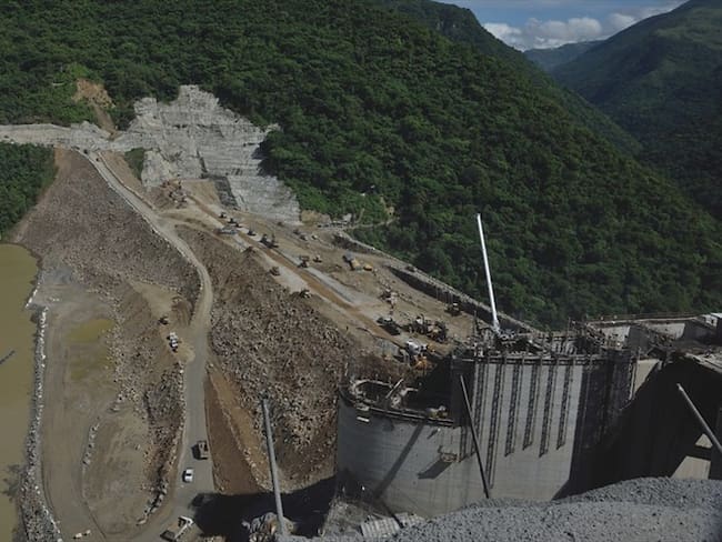 La concejal de Medellín, María Paulina Aguinaga aseguró que los sobrecostos del proyecto Hidroituango han incrementado hasta en 1.5 billones de pesos. Foto: Colprensa