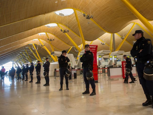 Cae una red dedicada al tráfico de cocaína a través del aeropuerto de Madrid