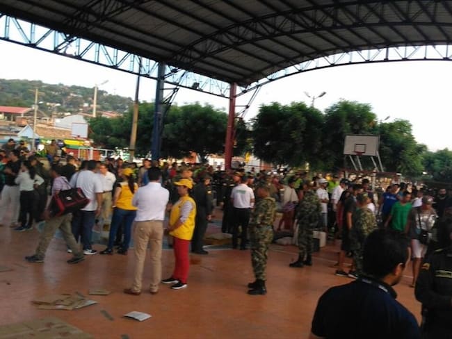 Fueron desalojados 219 ciudadanos venezolanos del escenario deportivo del barrio Sevilla en Cúcuta, Norte de Santander. Foto: Audrey Carrillo (W Radio)