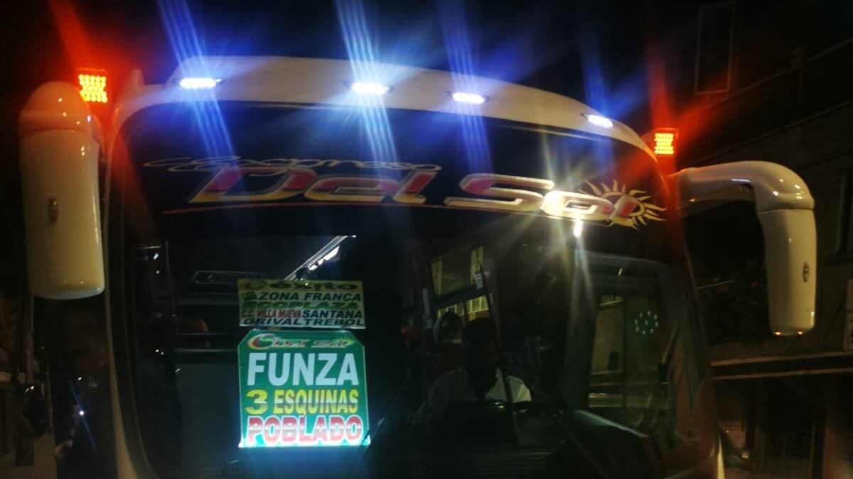 Robo masivo en Bogotá: con armas de fuego hurtan pasajeros