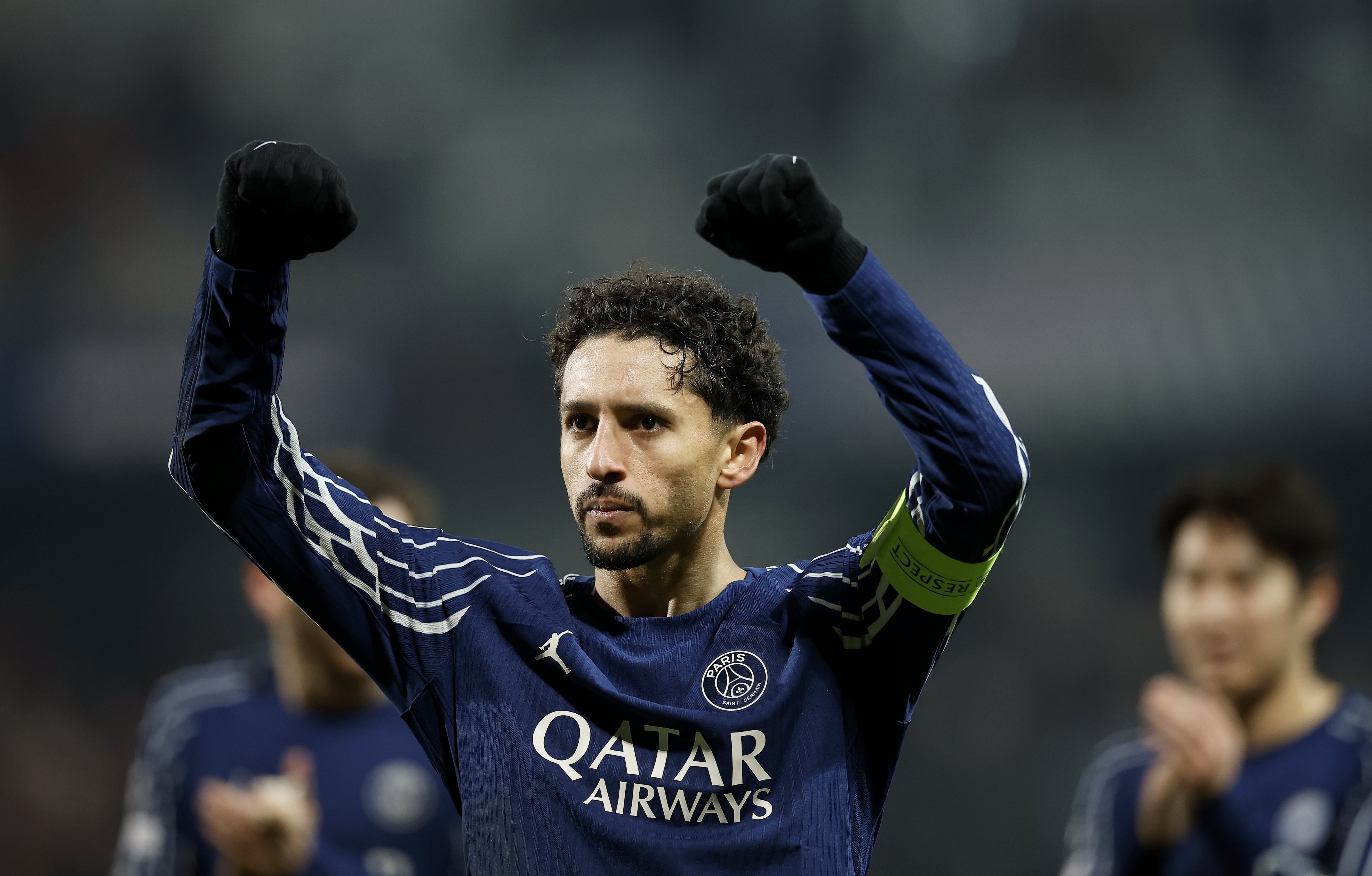 GUINGAMP (France), 11/02/2025.- PSG captain Marquinhos and teammates celebrate towards fans after winning the UEFA Champions League knockout phase play-offs 1st leg match between Stade Brest and Paris Saint-Germain, in Guingamp, France, 11 February 2025. (Liga de Campeones, Francia) EFE/EPA/YOAN VALAT