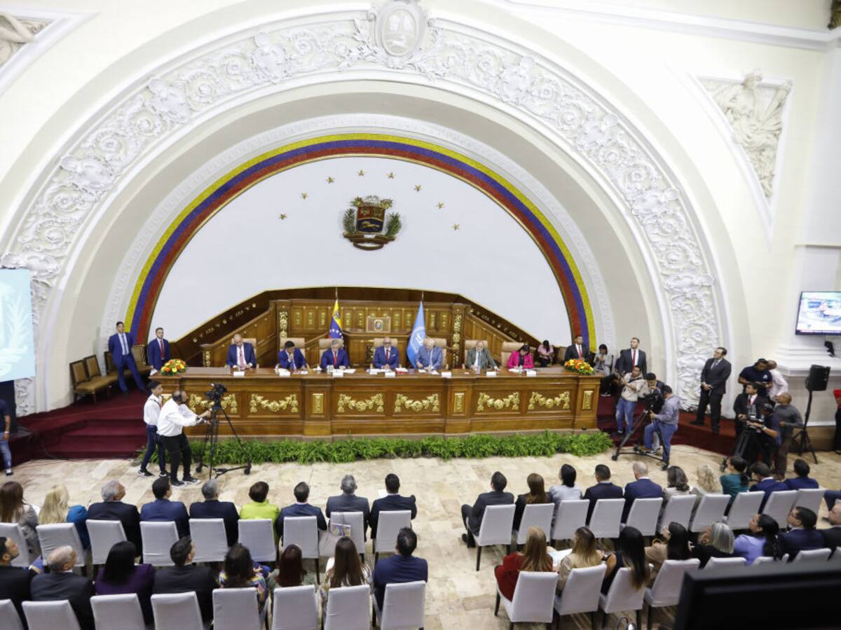 Fiscalía de Venezuela solicitó órdenes de captura contra otros 18 funcionarios argentinos