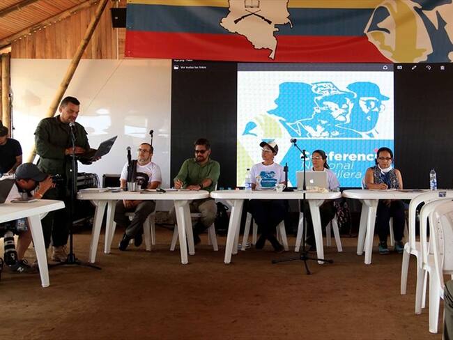 Delegados y miembros de las Farc participan de la Décima Conferencia Nacional Guerrillera. Foto: Agencia EFE - Mauricio Dueñas