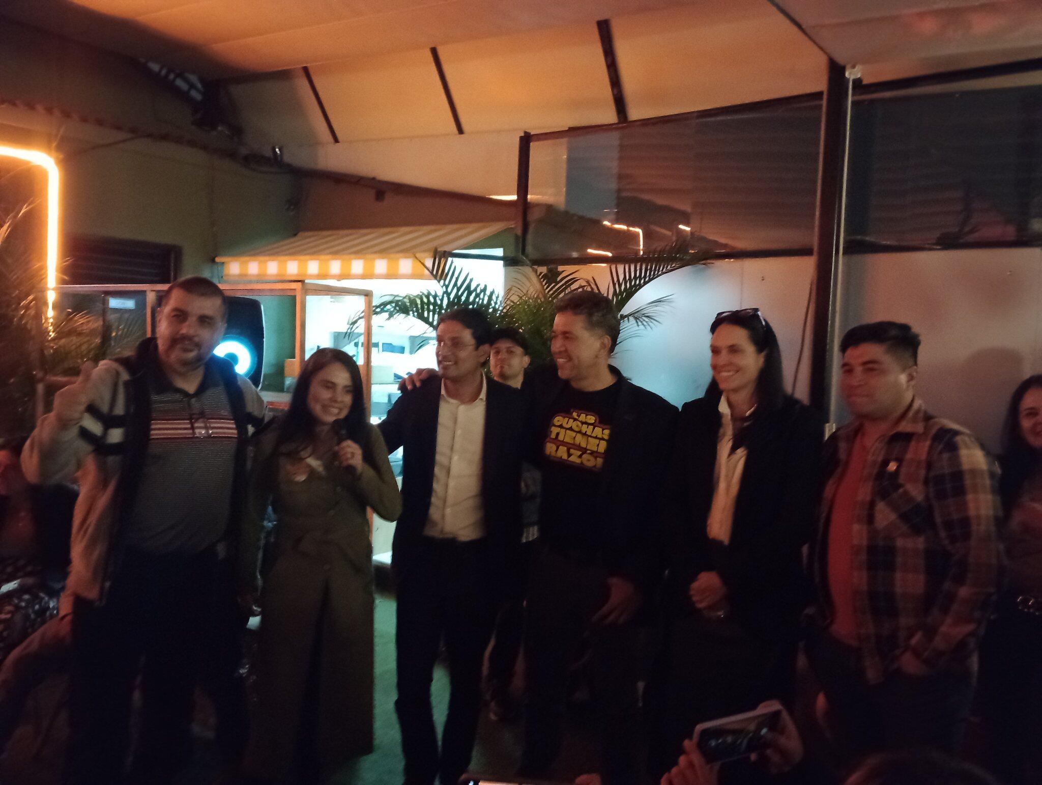 Congresistas reunidos con Camilo Romero. Foto: W Radio