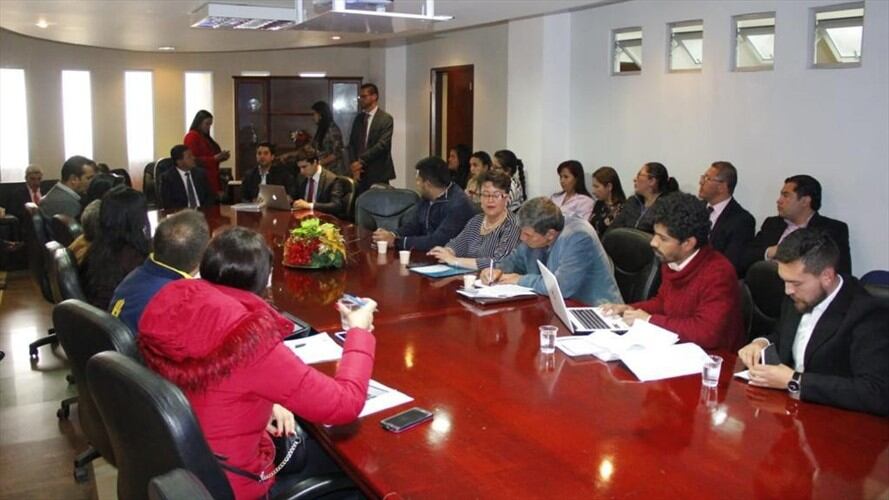 Se establecieron compromisos concretos para dar solución a los afectados de los polémicos proyectos de vivienda Torres del Parque y Estancia de El Roble. Foto: Alcaldía de Tunja