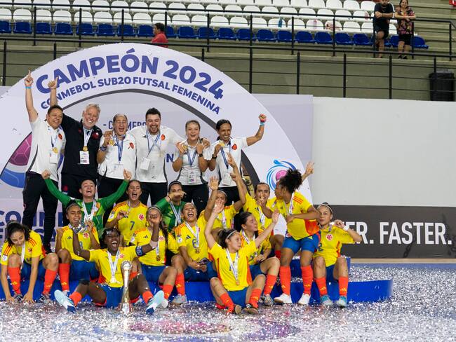 Selección Colombia femenina Sub 20, campeona del Sudamericano de futsal. Foto: Twitter Conmebol.