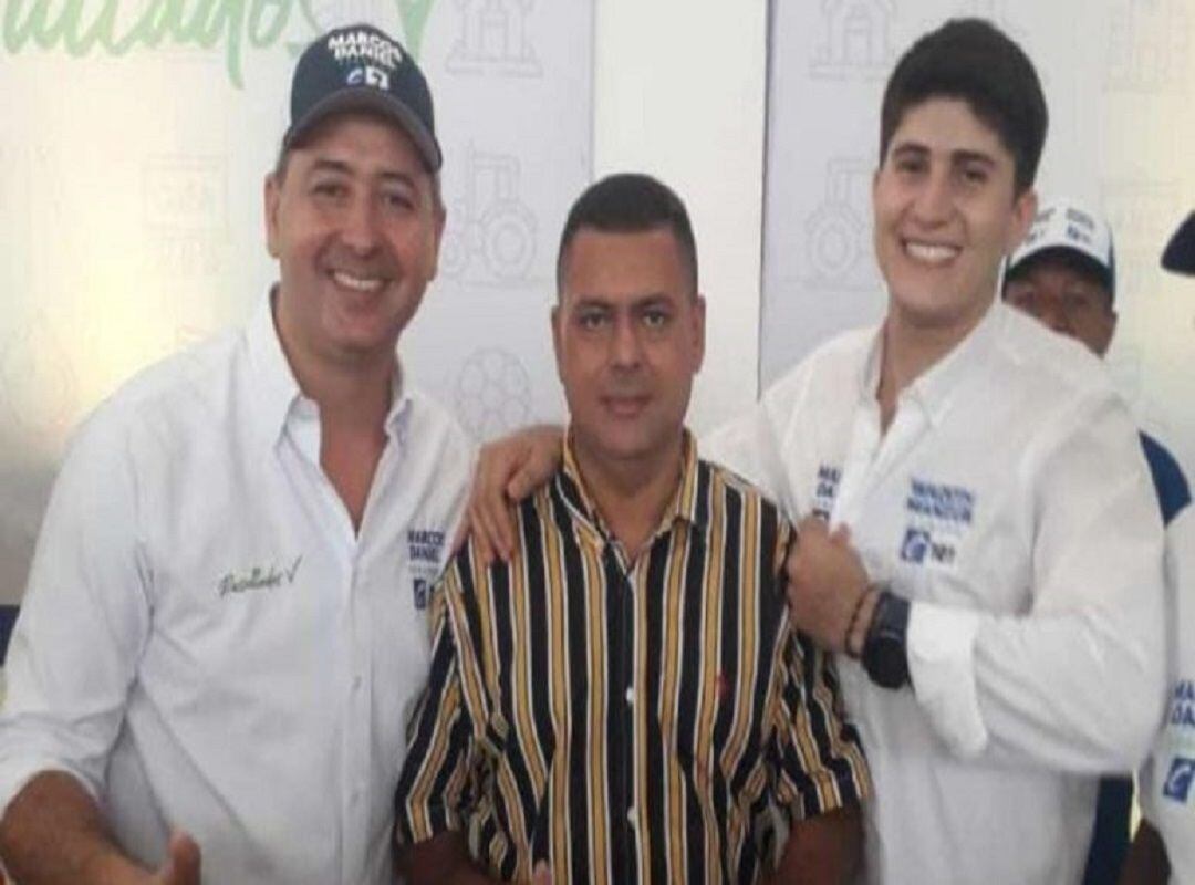 Córdoba: polémica por foto de un registrador con candidatos al Congreso. Foto: suministrada a La W (cortesía).