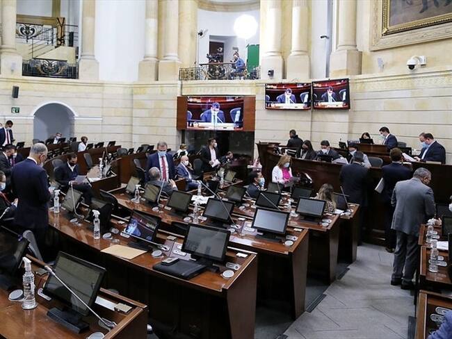 Subsidio a la nómina y alivios Icetex: los "peros" de Lara a la reforma tributaria