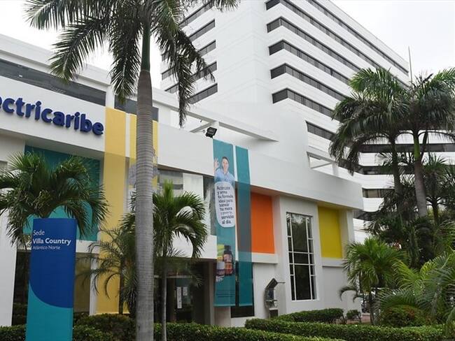 En un comunicado, Electricaribe asegura que en su momento la administración distrital estuvo de acuerdo en que el municipio iba a responder solidariamente por este pago. Foto: Colprensa / EXTERNOS