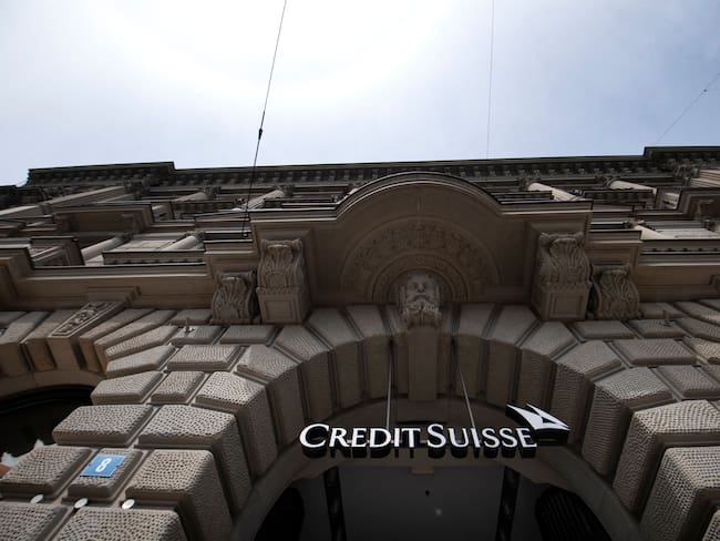 El banco suizo Credit Suisse guardó fortunas de personas ligadas a corrupción, según New York Times