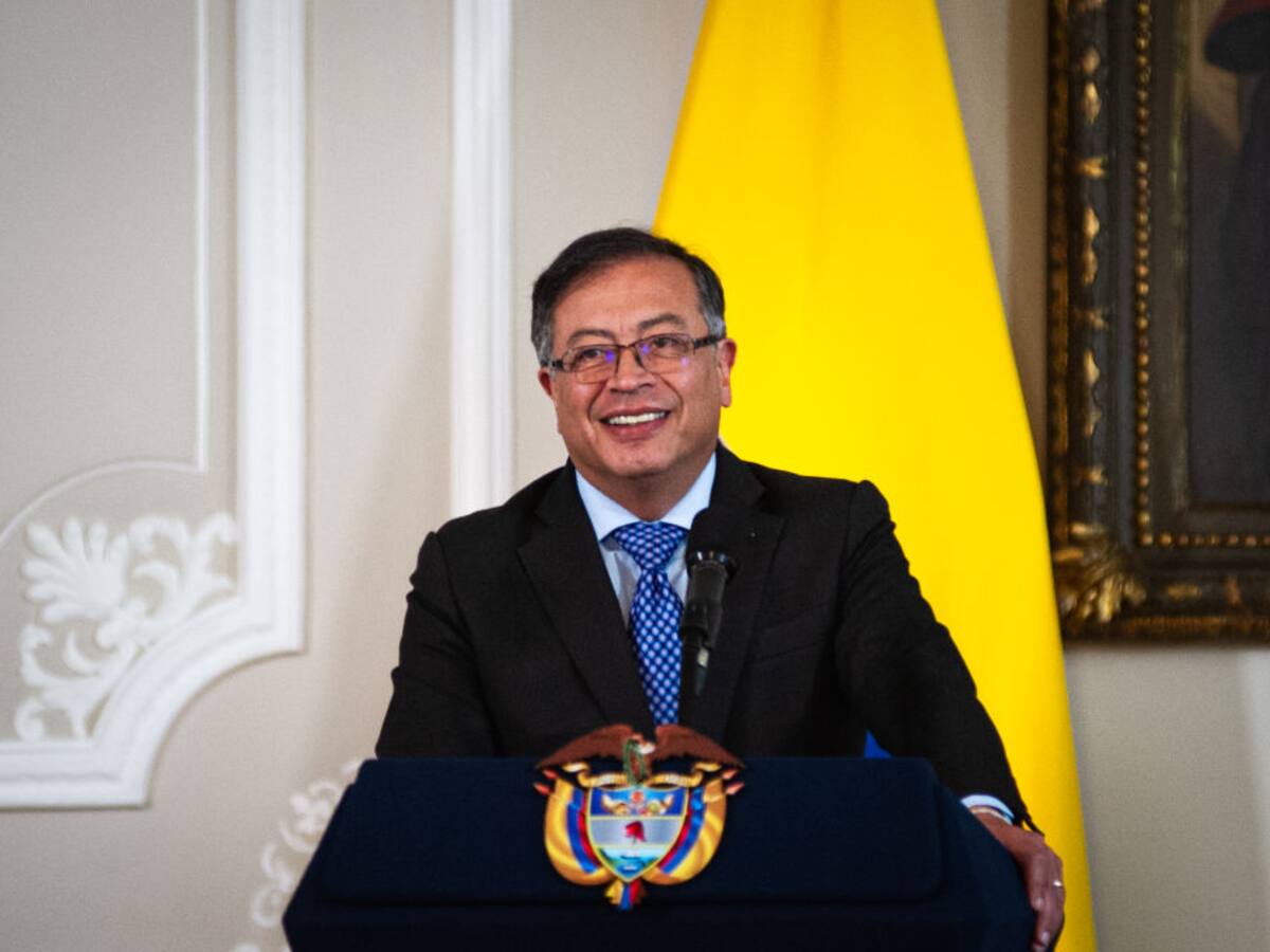 ¿Qué dicen desde el exterior sobre los 100 primeros días del Gobierno Petro?