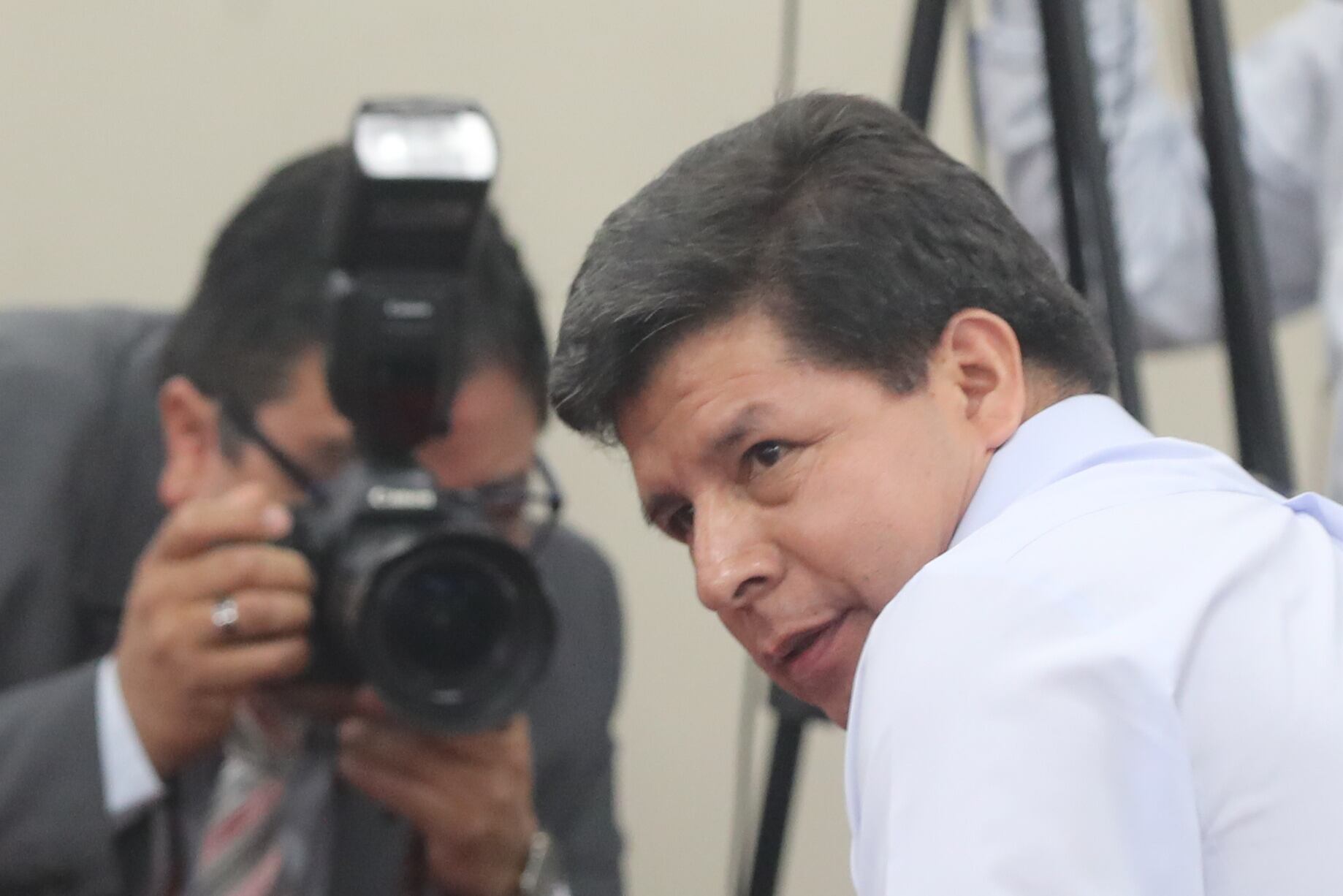 El expresidente peruano Pedro Castillo llega a su juicio este martes, en Lima, Perú. FOTO: EFE/ Paolo Aguilar