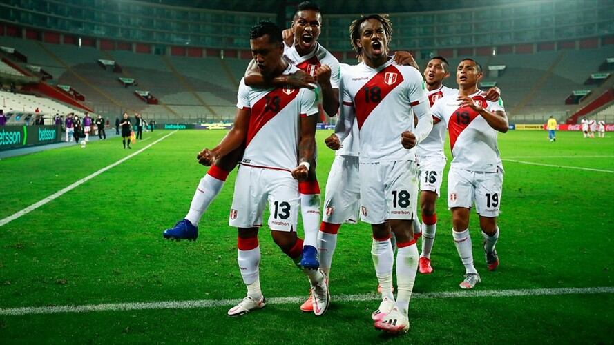 Jugadores de la selección peruana en Eliminatorias hacia el Mundial de Catar 2022. Foto: DANIEL APUY/POOL/AFP via Getty Images