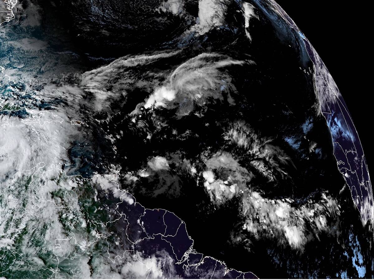 El ciclón tropical Rafael se intensifica y se convierte en huracán categoría 1