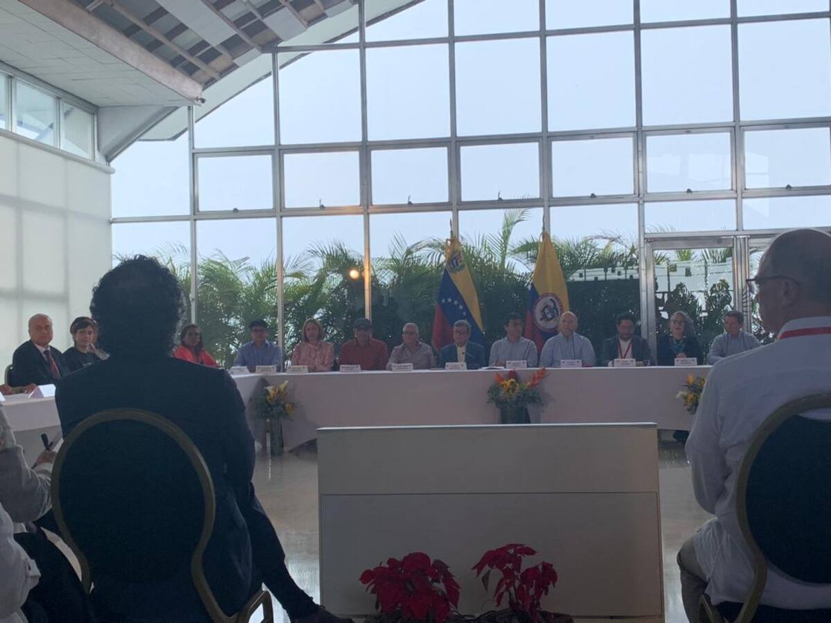 Segunda ronda de negociaciones entre Gobierno y ELN será en México en enero