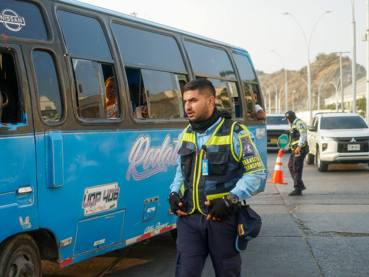 Inmovilizados 12 vehículos de transporte público en Santa Marta