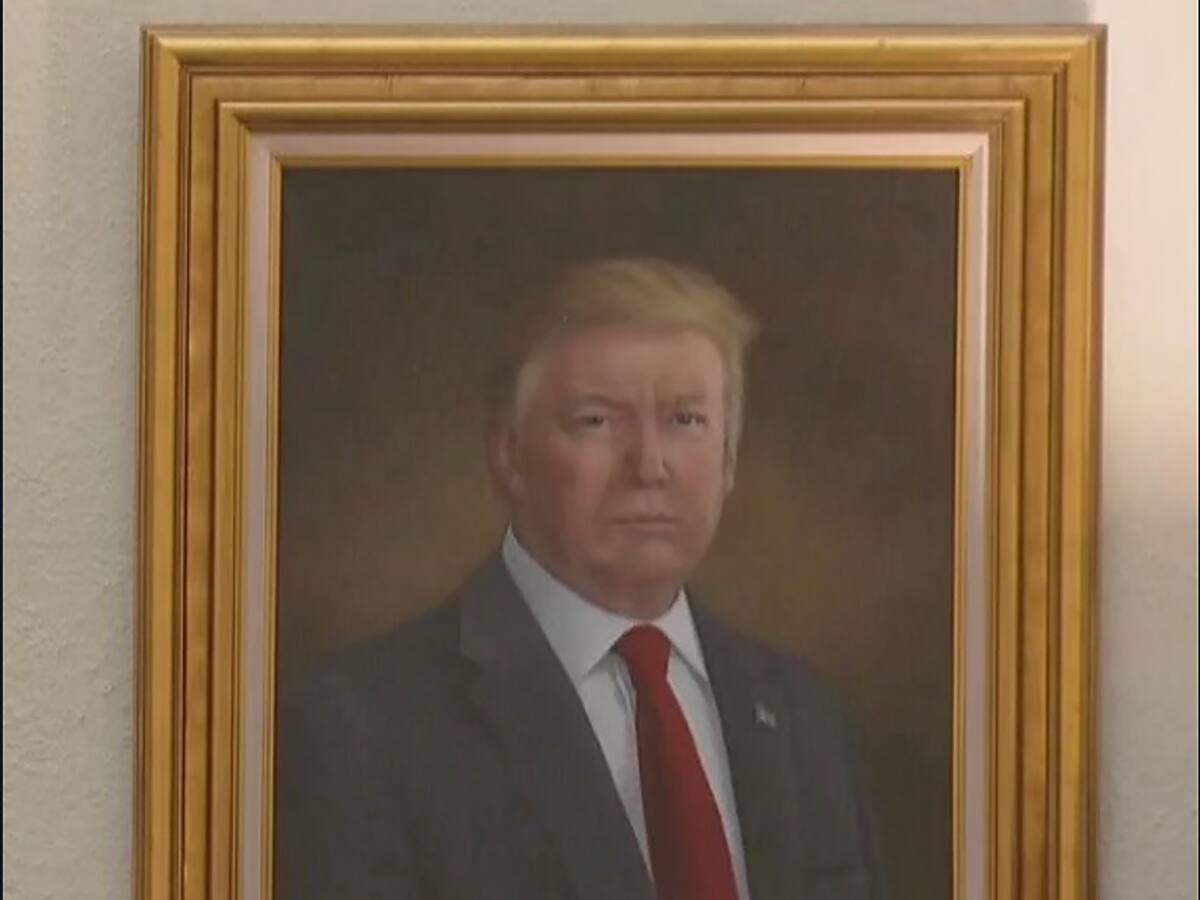 Trump señala al gobernador de Colorado de exhibir un retrato suyo “desfigurado a propósito”