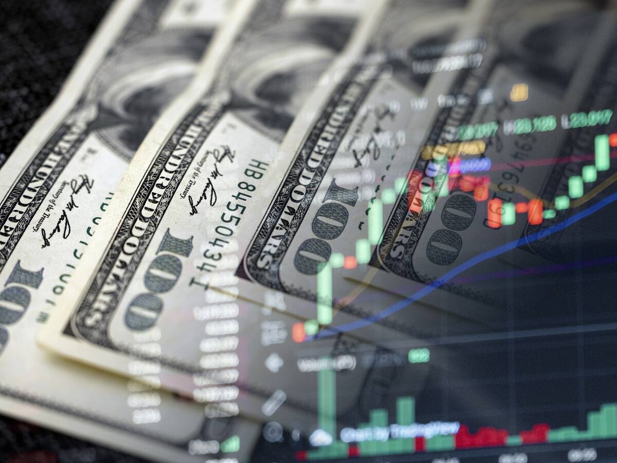 Dólar se dispara y se acerca a $ 4.300 tras aranceles de Trump