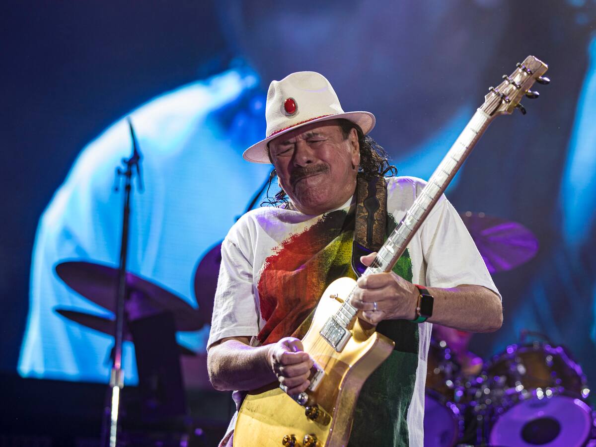 Carlos Santana pospuso concierto al ser hospitalizado por una deshidratación