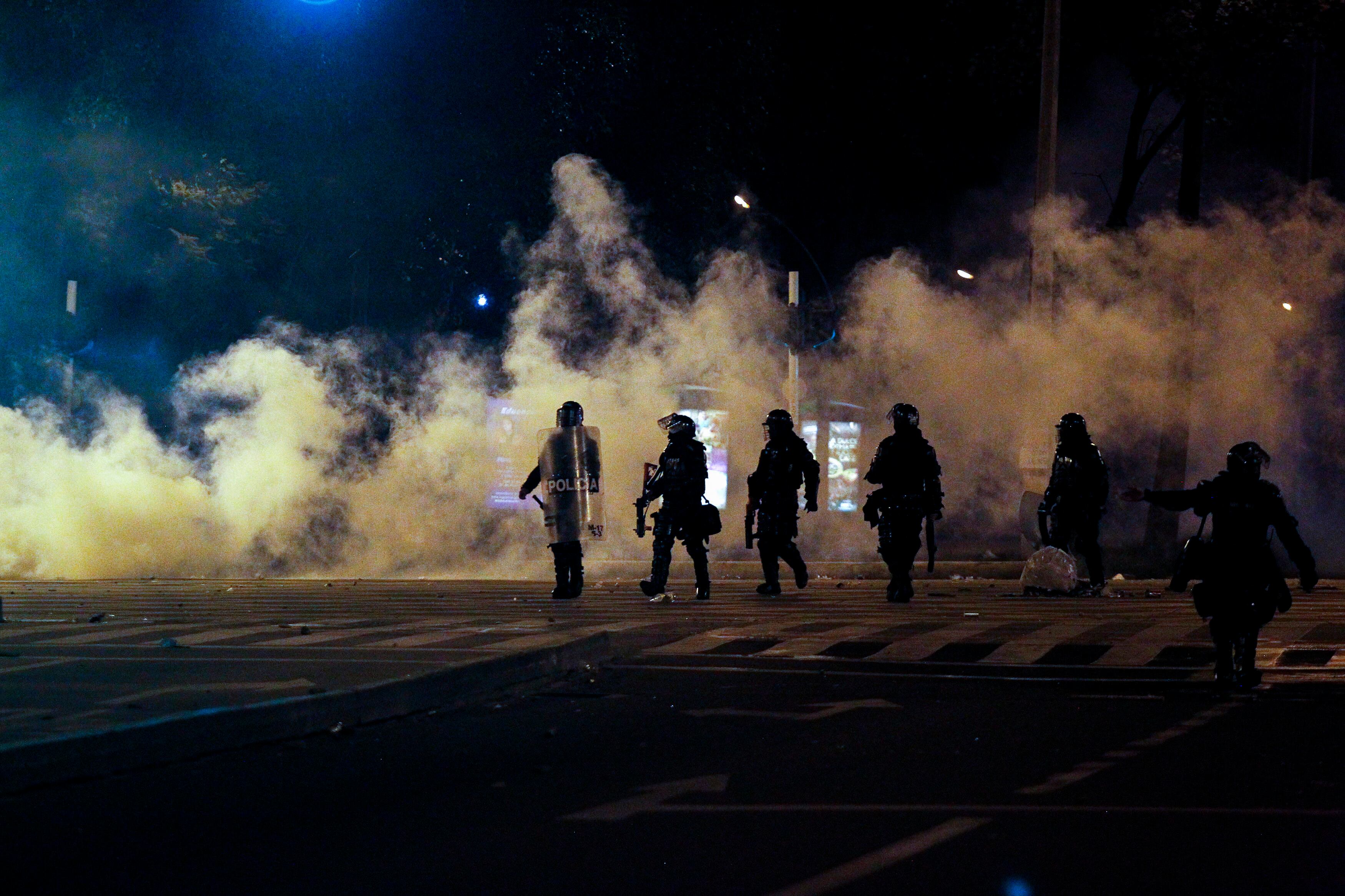 MEDELLIN, COLOMBIA - NOVEMBER 21: University students clash with members of the Mobile Anti-Disturbance Squadron (ESMAD) as hundreds of Colombians protest against president Iván Duque and Colombia's government policies on November 21, 2019 in Medellin, Colombia. Thousands of anti-government protesters took the streets during a nationwide strike, where at least 200.000 people between students, teachers and labor union organizers marched across the country being the biggest march and protest in recent years (Photo by Fredy Builes / VIEWpress)