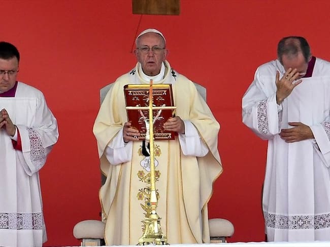 El papa proclama beatos al sacerdote Ramírez Ramos y al obispo Jaramillo. Foto: Colprensa