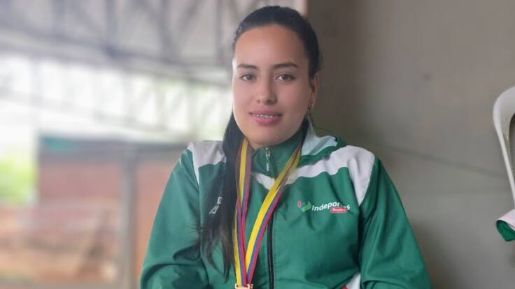 “Entrenaba cuatro horas diarias”: joven colombiana logró más de 30 medallas en el tejo profesional