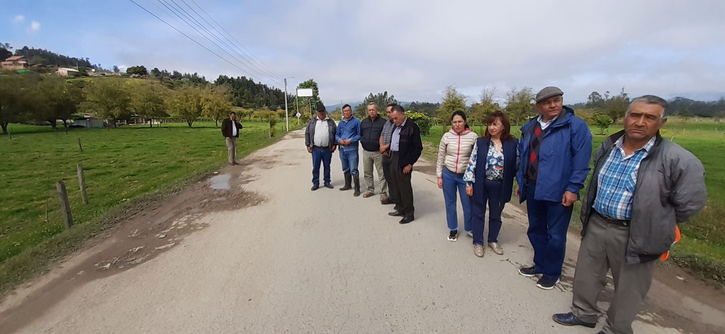 Foto: W Radio. La vía por lo angosta, dice la comunidad, genera altos casos de accidentalidad. 