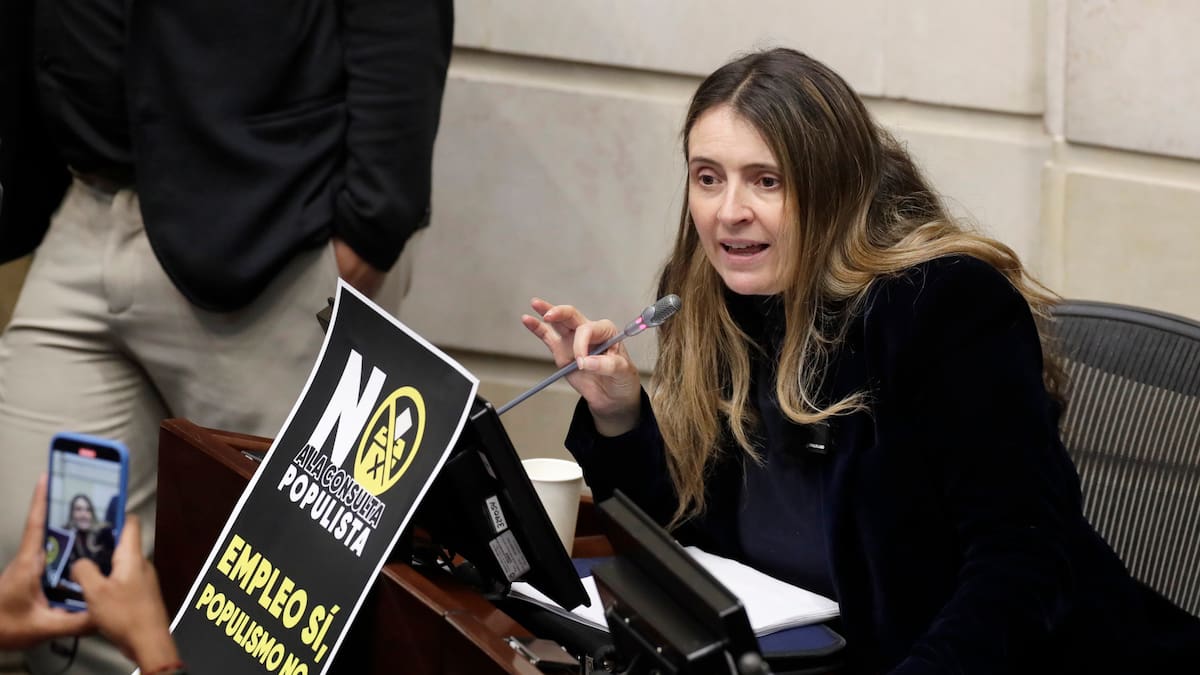 “Petro quiere quitarnos el derecho a decir ‘no’”: Paloma Valencia sobre archivo de consulta popular
