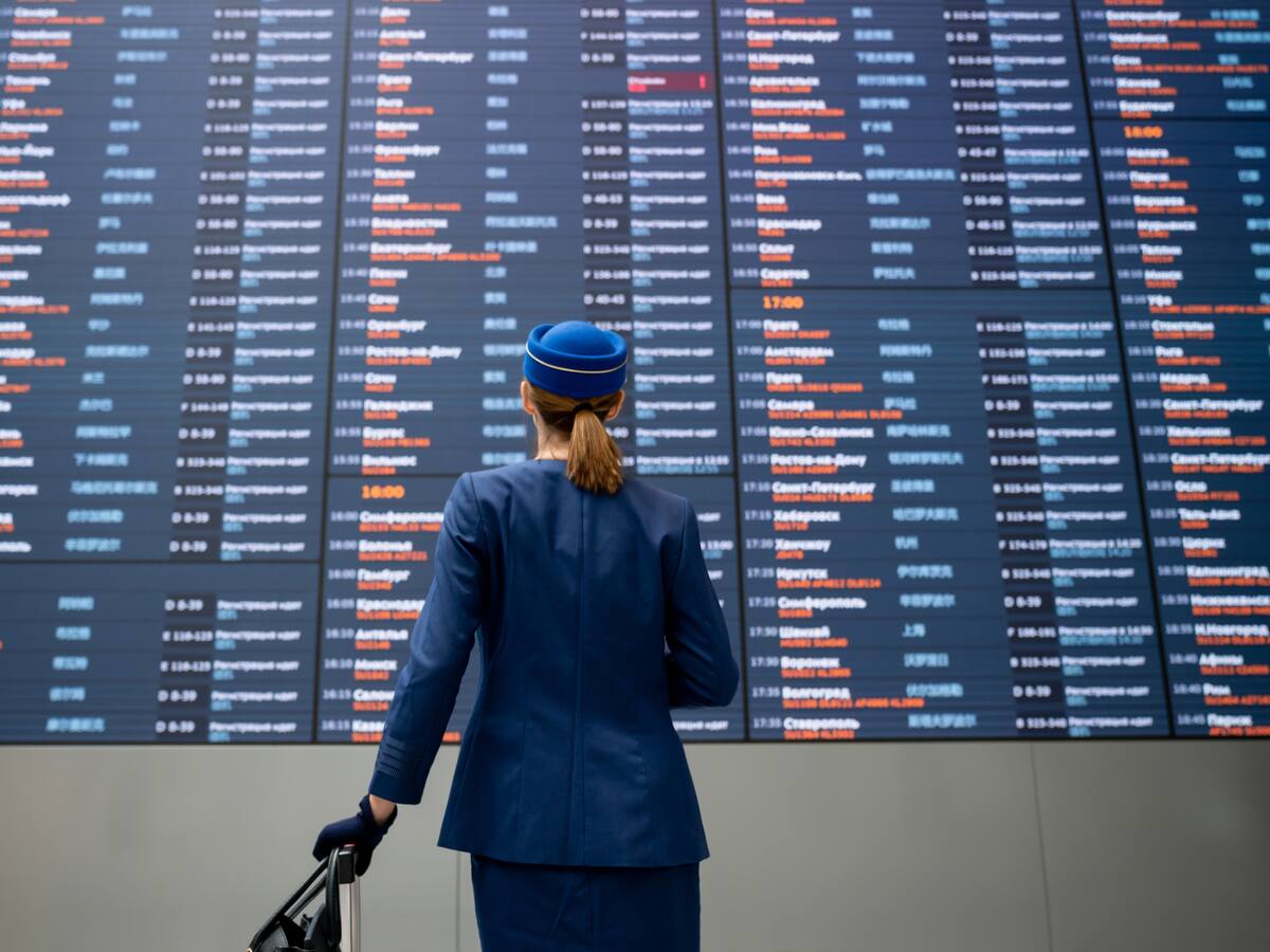 “Ellos priorizan como uno se ve”: auxiliar de vuelo denuncia que Emirates no la aceptó por su peso