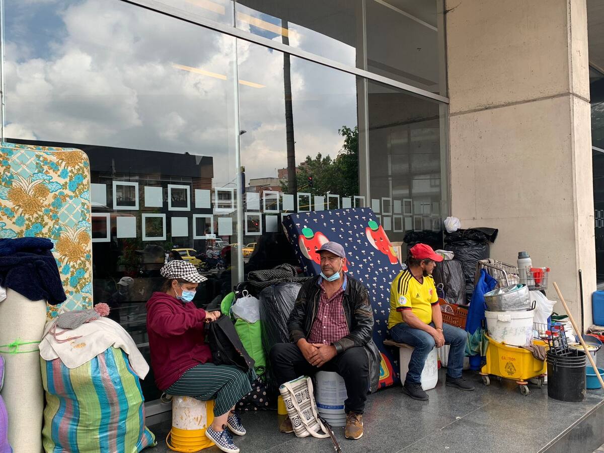 Llevamos seis meses en la calle y sin solución: víctimas que viven afuera de la JEP