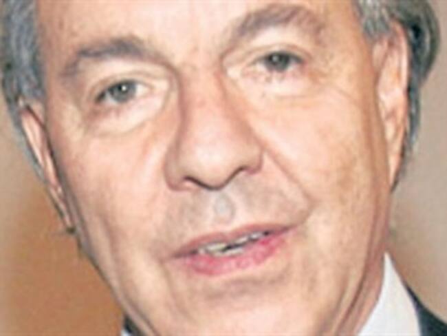 AIS habría beneficiado a Víctor Maldonado, directivo de Interbolsa