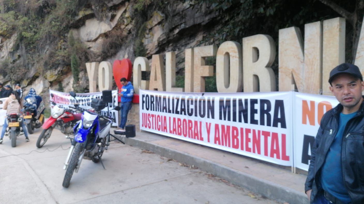 Mineros protestan en Santander: presidente Petro dice que el agua es más importante que el oro. Foto: Suministrada. 