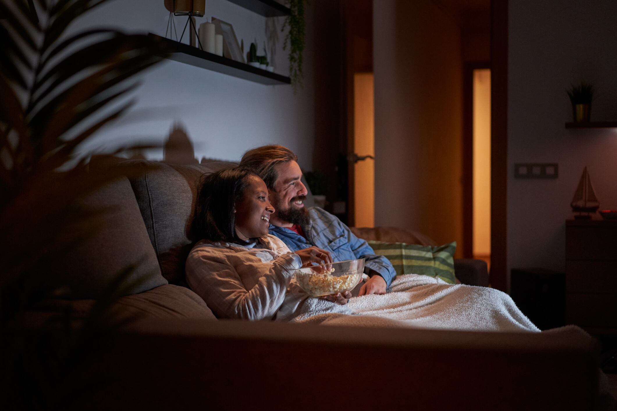 Personas viendo una película. Foto: Carlos Barquero/Getty Images