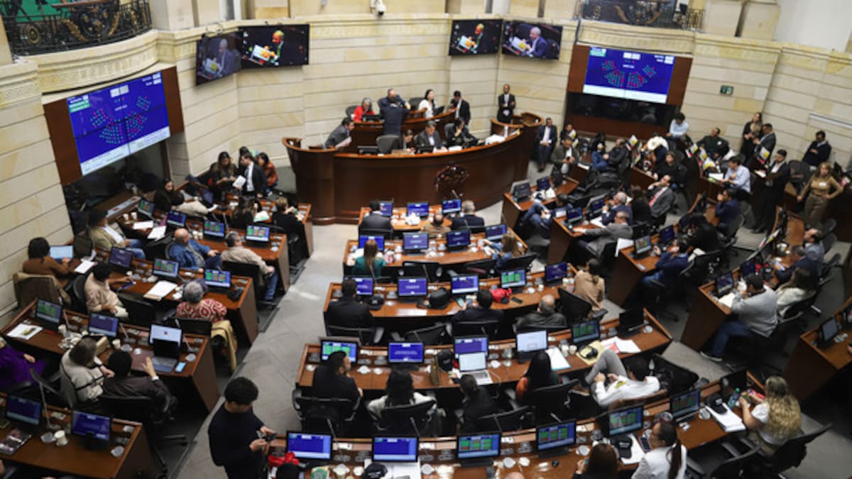 Senado aprobó en segundo debate la reforma que revive el transfuguismo en Colombia
