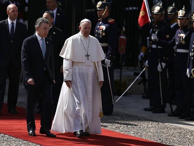 En la última audiencia privada entre ambos, Juan Manuel Santos le reiteró al papa Francisco que el país seguirá acogiendo a los venezolanos. Foto: Colprensa