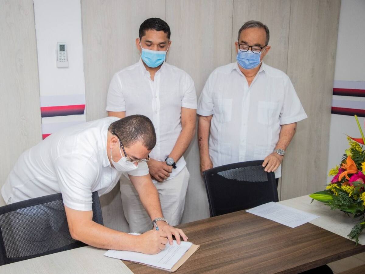 Tomó posesión el contralor departamental del Magdalena