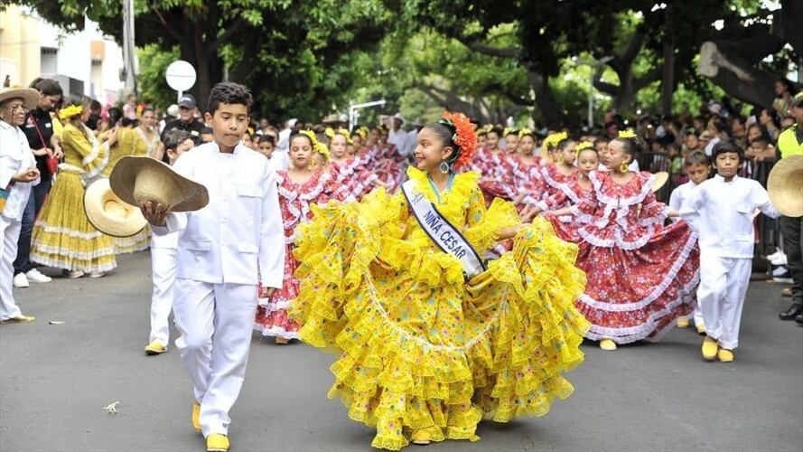El desfile del Pilón convocó a niños y jóvenes de los colegios de Valledupar.. Foto: Cortesía Festivallenato