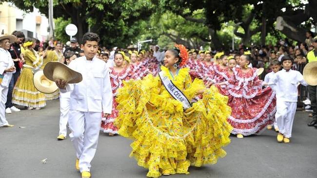 El desfile del Pilón convocó a niños y jóvenes de los colegios de Valledupar.. Foto: Cortesía Festivallenato