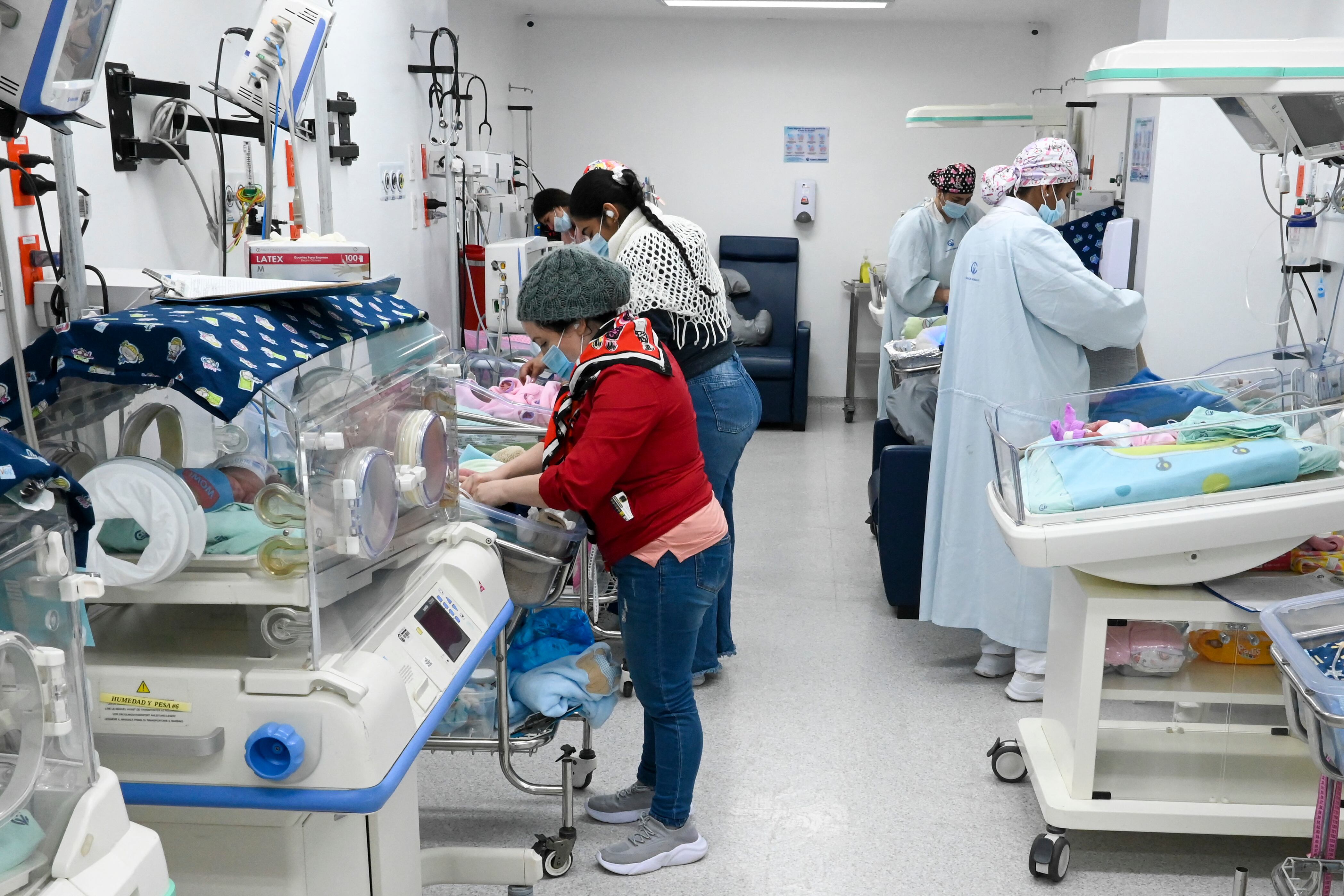 Imagen de referencia del área de maternidad de una clínica. (Joaquíhn Sarmiento/AFP vía Getty Images)