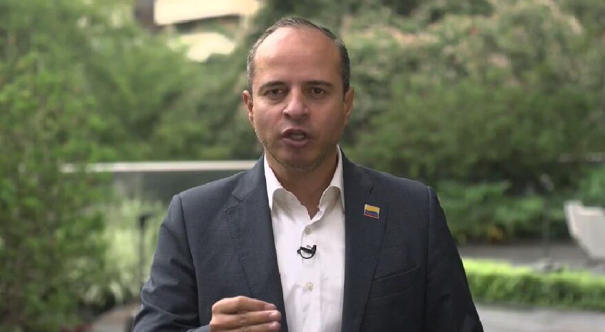 “Es lamentable que volvamos al pasado”: Juan Espinal tras atentado contra Miguel Uribe