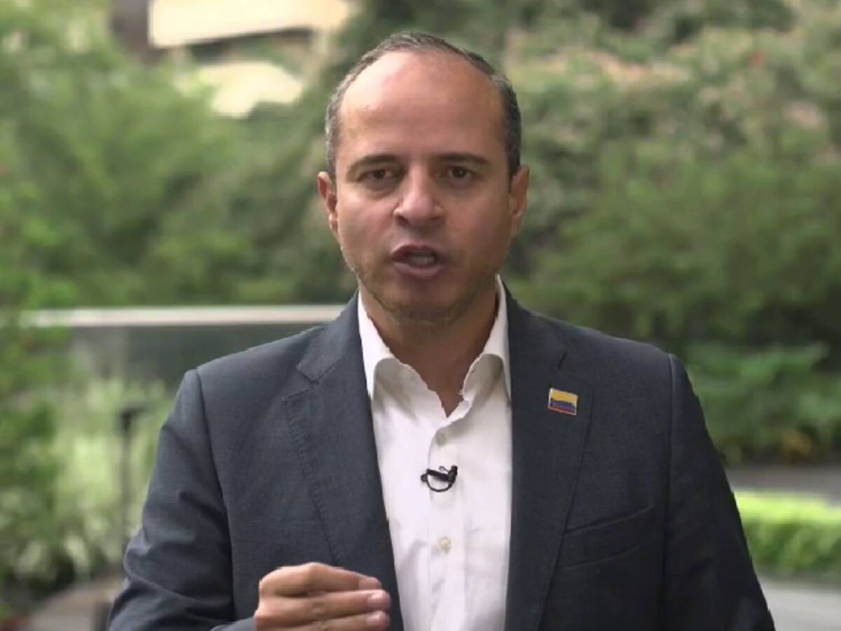 “Está más interesado en un autogolpe”: Centro Democrático respondió a Petro por caso CNE