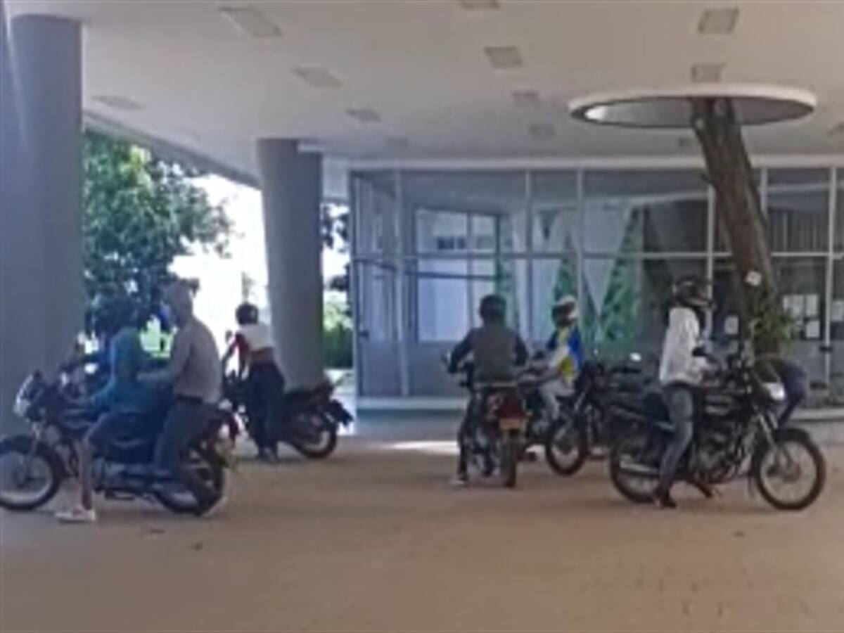 Dos personas detenidas deja protesta de un grupo de motociclistas en Montería