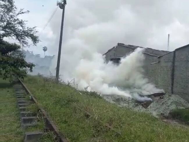 Las autoridades aún no han determinado que químico se encontraba en la bodega. Foto: Cortesía.
